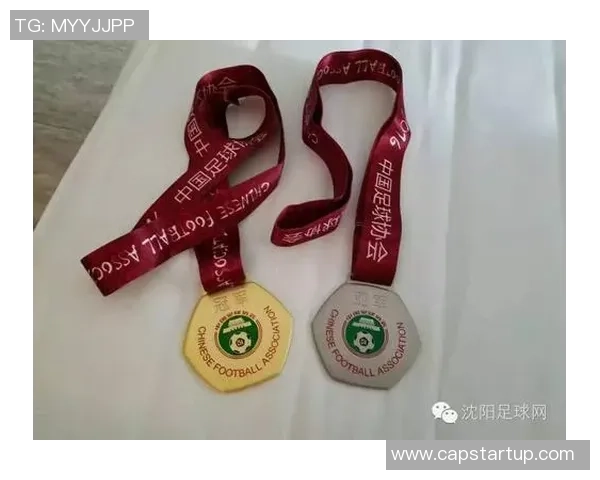 巧手雕刻足球巨星名字传承经典技艺与球场荣耀