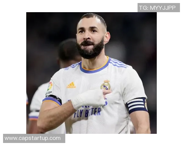 本泽马足球明星高清图片展现精彩瞬间与赛场风采