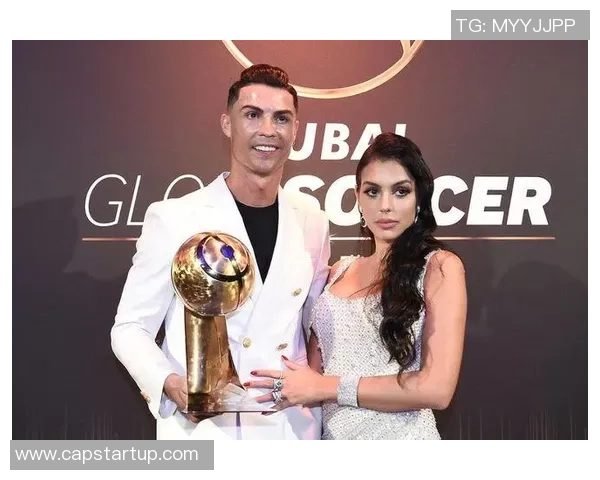 足球篮球巨星妻子们的风采与背后故事 解析她们的支持与牺牲